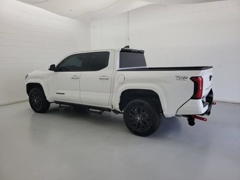 Used 2025 Toyota Tacoma SR5 AWD/4WD image 7