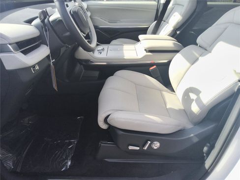 New 2026 Lincoln Navigator L Premier AWD/4WD image 13