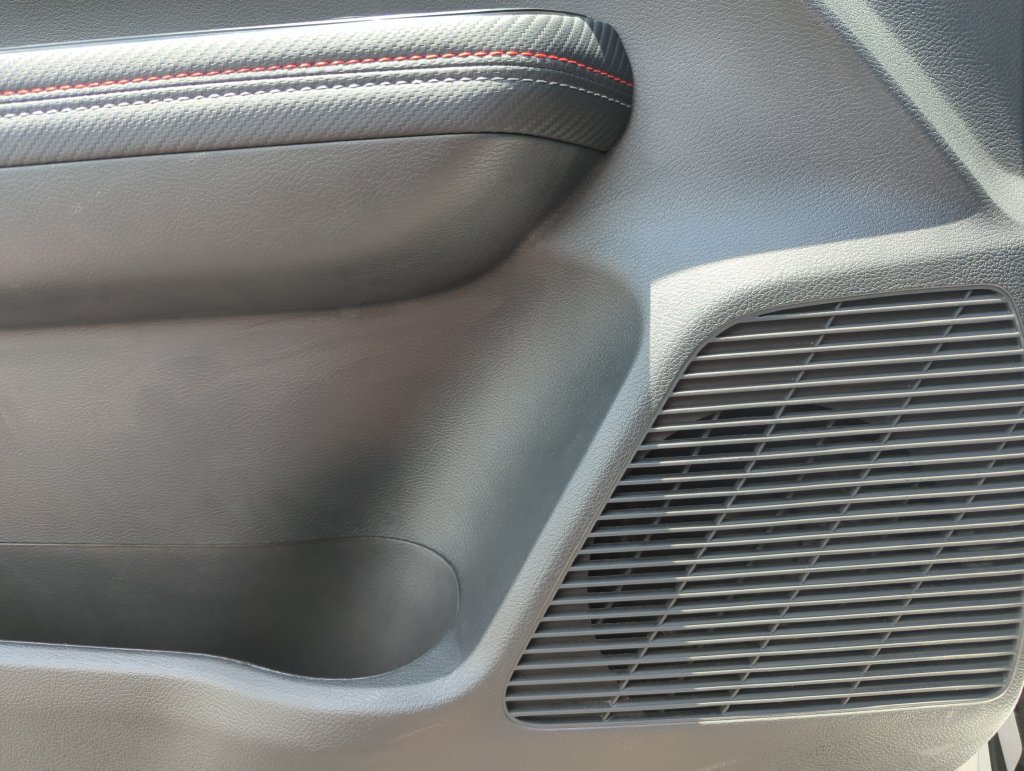 Certified 2025 Nissan Kicks SR AWD/4WD image 34