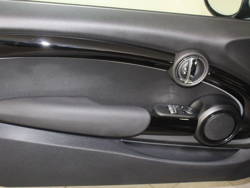 Used 2023 MINI Cooper 2-Door Hardtop w/ Signature Upholstery Package image 12