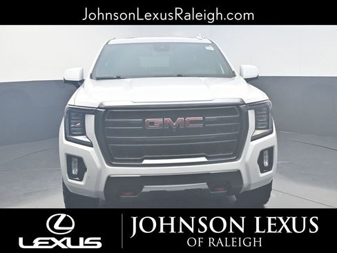 Used 2023 GMC Yukon XL AT4 w/ AT4 Premium Plus Package image 4