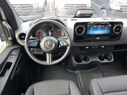 New 2025 Mercedes-Benz Sprinter 2500 image 8