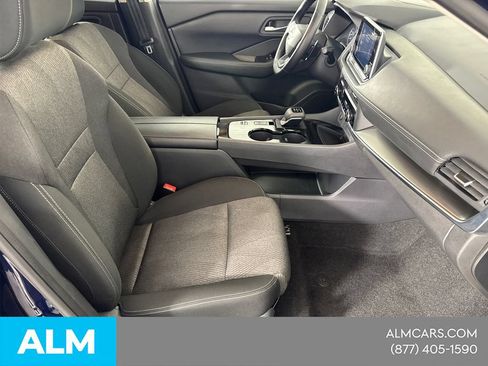 Used 2025 Nissan Rogue SV FWD image 17