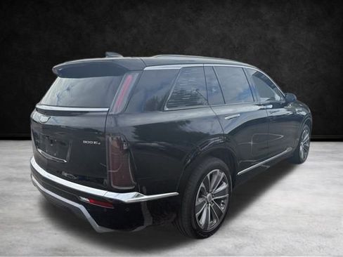 Certified 2026 Cadillac Vistiq Luxury image 6
