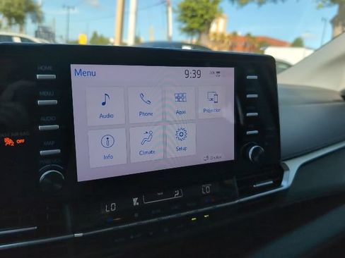 Used 2021 Toyota Sienna LE w/ LE Plus Package AWD/4WD image 14