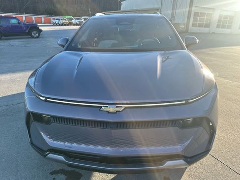 New 2026 Chevrolet Equinox EV LT image 4