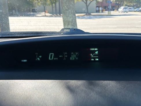 Used 2015 Toyota Prius Four image 17