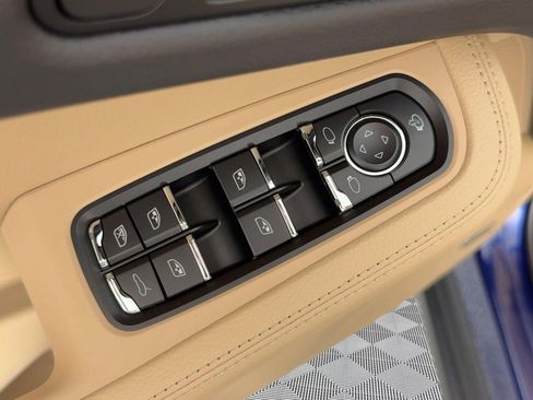 Used 2026 Porsche Macan S AWD/4WD image 13