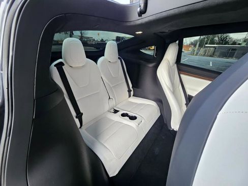 Used 2022 Tesla Model X image 69