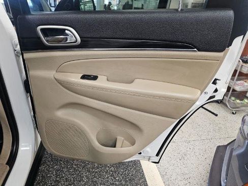 Used 2019 Jeep Grand Cherokee Limited AWD/4WD image 28