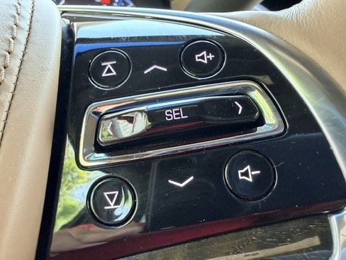 Used 2019 Cadillac Escalade Platinum AWD/4WD image 28