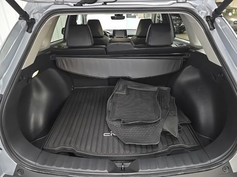 Used 2022 Toyota Corolla Cross XLE image 12