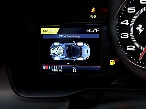 Used 2022 Ferrari F8 Tributo image 94