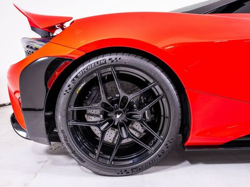 Used 2022 McLaren 765LT image 17
