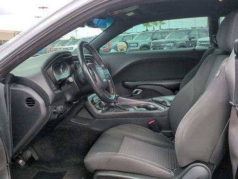 Used 2016 Dodge Challenger SXT RWD image 14