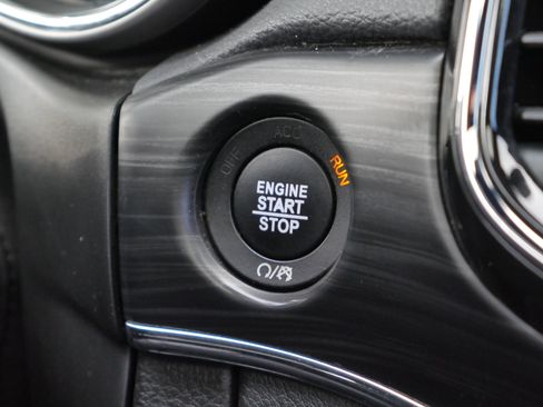 Used 2021 Jeep Grand Cherokee Limited w/ Trailer Tow Group IV image 9