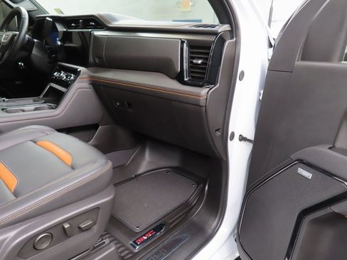 Used 2025 GMC Sierra 3500 AT4 w/ AT4 Premium Plus Package image 35