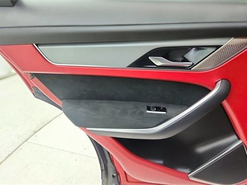 Used 2022 Jaguar F-PACE SVR image 32