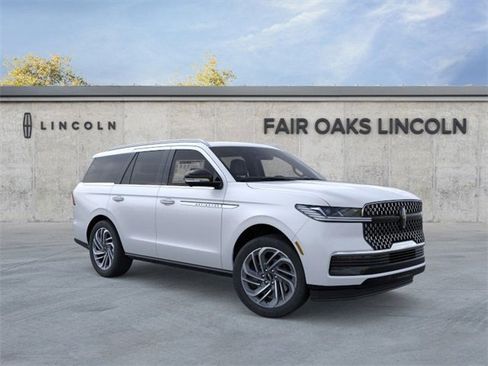 New 2025 Lincoln Navigator Reserve image 7