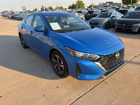Used 2025 Nissan Sentra SV FWD image 7