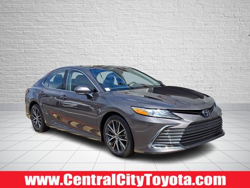 Used 2024 Toyota Camry XLE w/ Cold Weather Package AWD/4WD image 1