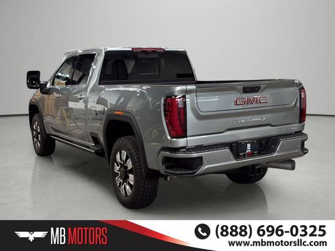 Used 2024 GMC Sierra 3500 Denali w/ Denali Reserve Package AWD/4WD image 3