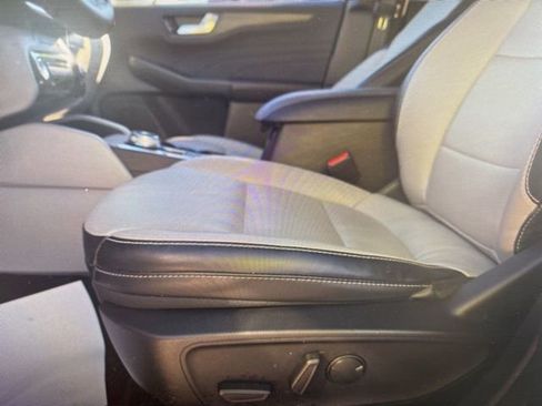 Used 2023 Ford Escape Platinum image 8