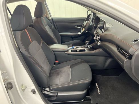 Used 2022 Nissan Sentra SR w/ Electronics Package FWD image 21