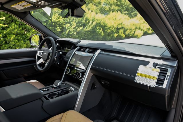 New 2026 Land Rover Discovery Limited Edition AWD/4WD image 19
