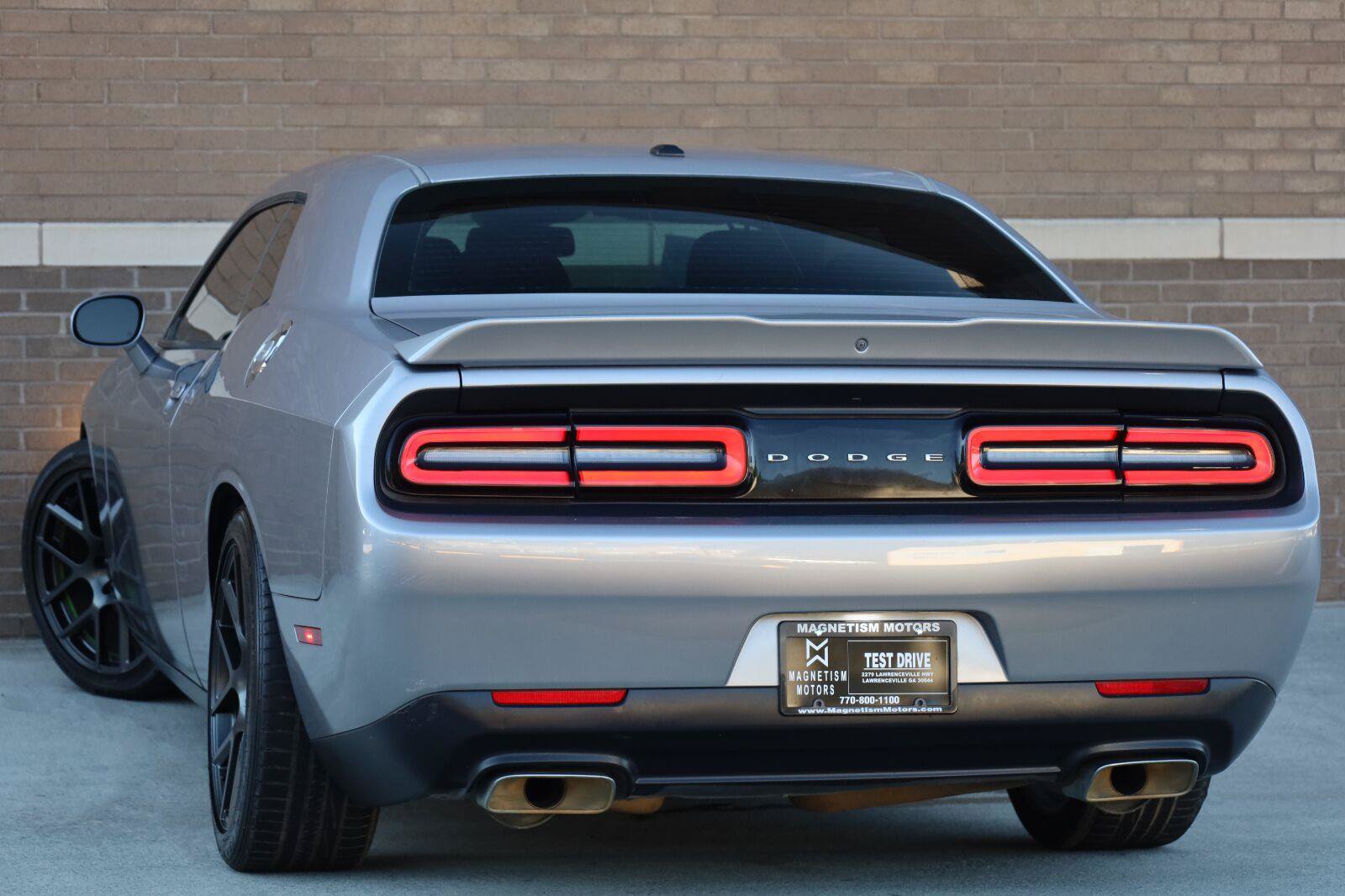 Used 2018 Dodge Challenger R/T RWD image 13