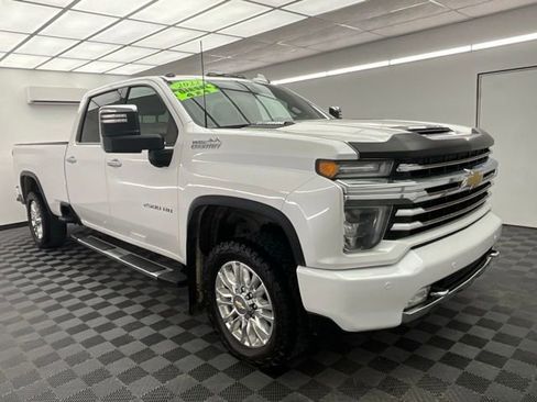 Used 2022 Chevrolet Silverado 2500 High Country w/ Z71 Off-Road Package AWD/4WD image 3