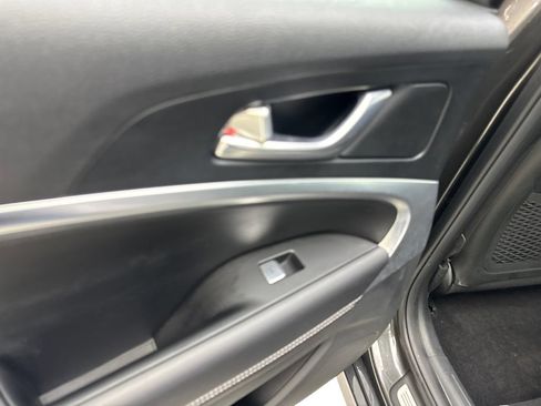 Used 2025 Genesis G70 2.5T RWD image 38
