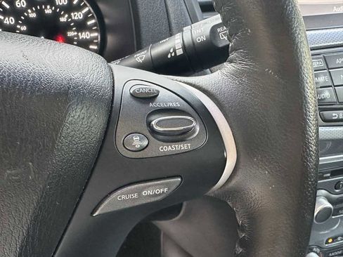 Used 2020 Nissan Pathfinder SL image 30