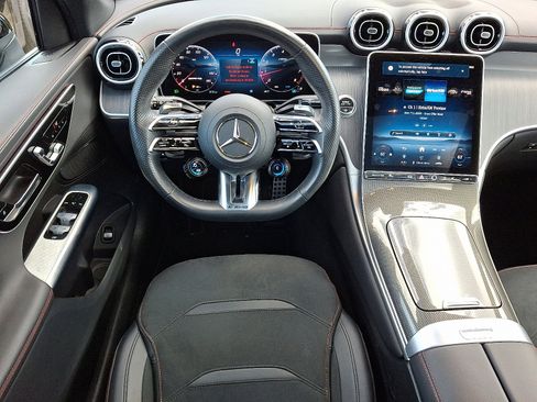 Used 2025 Mercedes-Benz GLC 43 AMG 4MATIC image 11