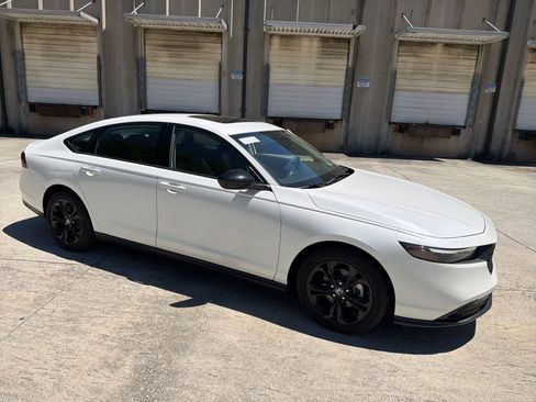 Certified 2025 Honda Accord SE image 13