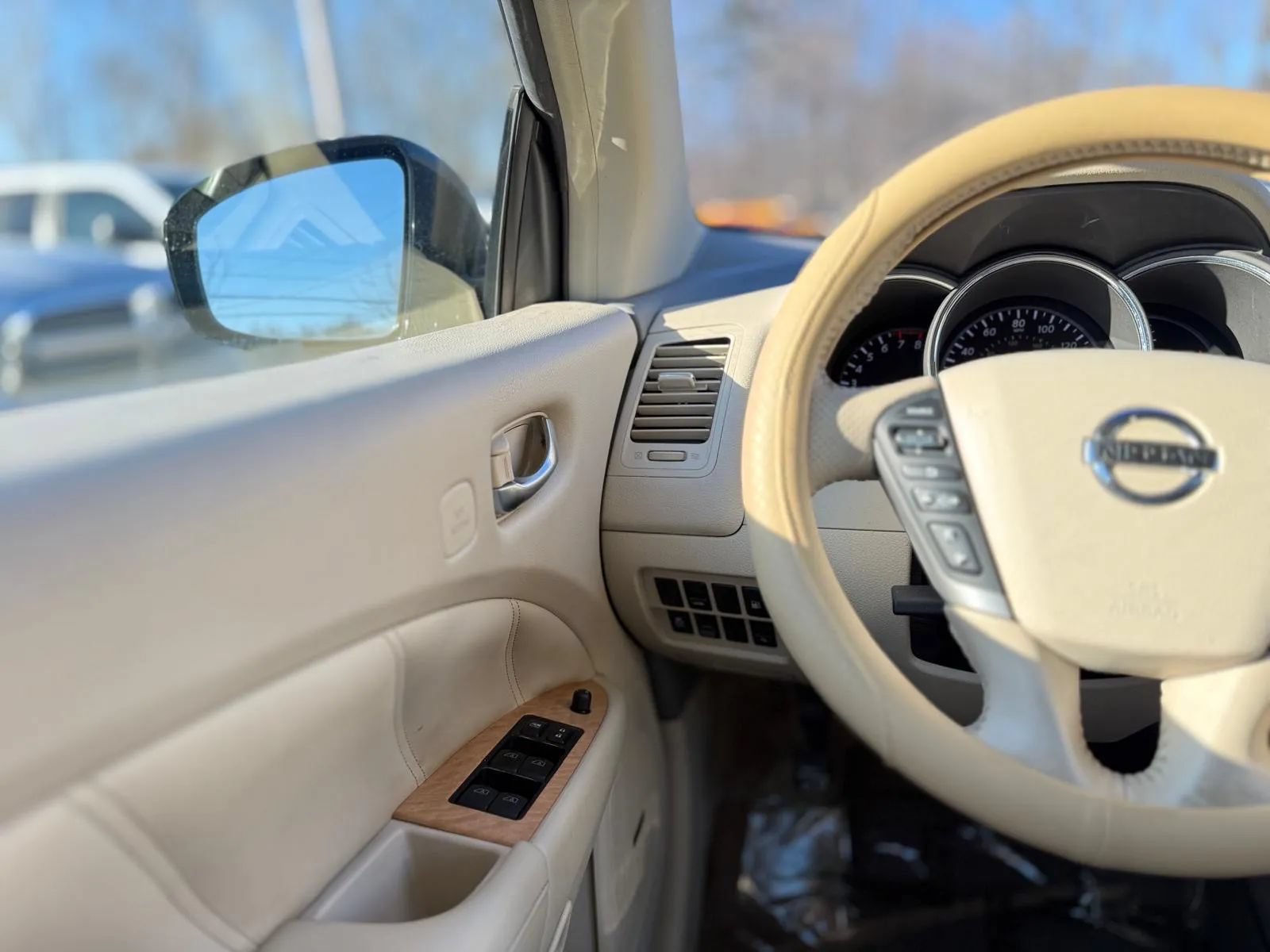 Used 2014 Nissan Murano CrossCabriolet w/ Navigation Package AWD/4WD image 23