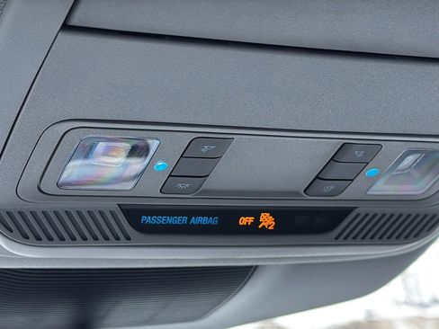 Used 2022 Ford Explorer XLT w/ Equipment Group 202A image 22