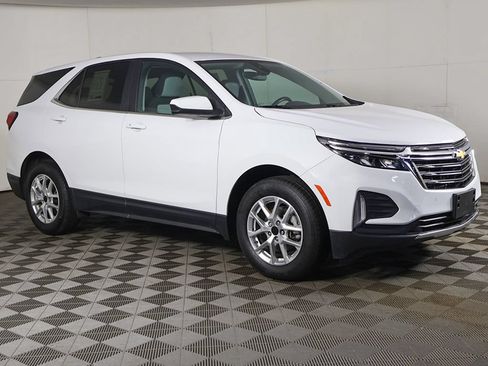 Used 2022 Chevrolet Equinox LT AWD/4WD image 2