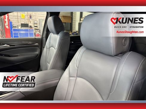 Used 2024 Buick Enclave Essence image 25