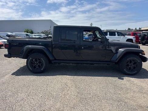 Used 2021 Jeep Gladiator Sport AWD/4WD image 4