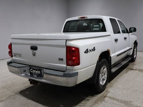 Used 2005 Dodge Dakota SLT image 2