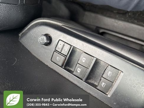 Used 2016 Toyota Highlander XLE image 17