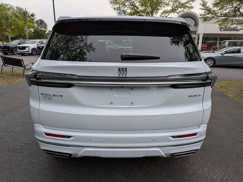 New 2026 Buick Enclave Avenir w/ Super Cruise Package FWD image 5