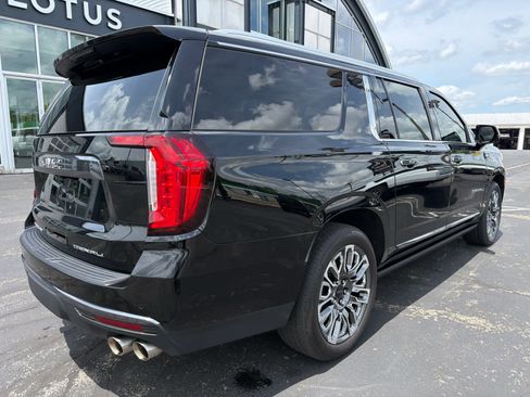 Used 2023 GMC Yukon XL Denali Ultimate AWD/4WD image 14