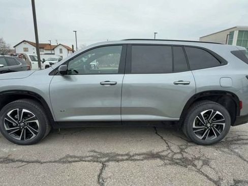 Used 2025 Buick Enclave Sport Touring FWD image 5