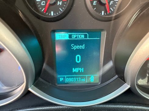 Used 2016 Chevrolet Cruze LT w/ Sun And Sound Package FWD image 9