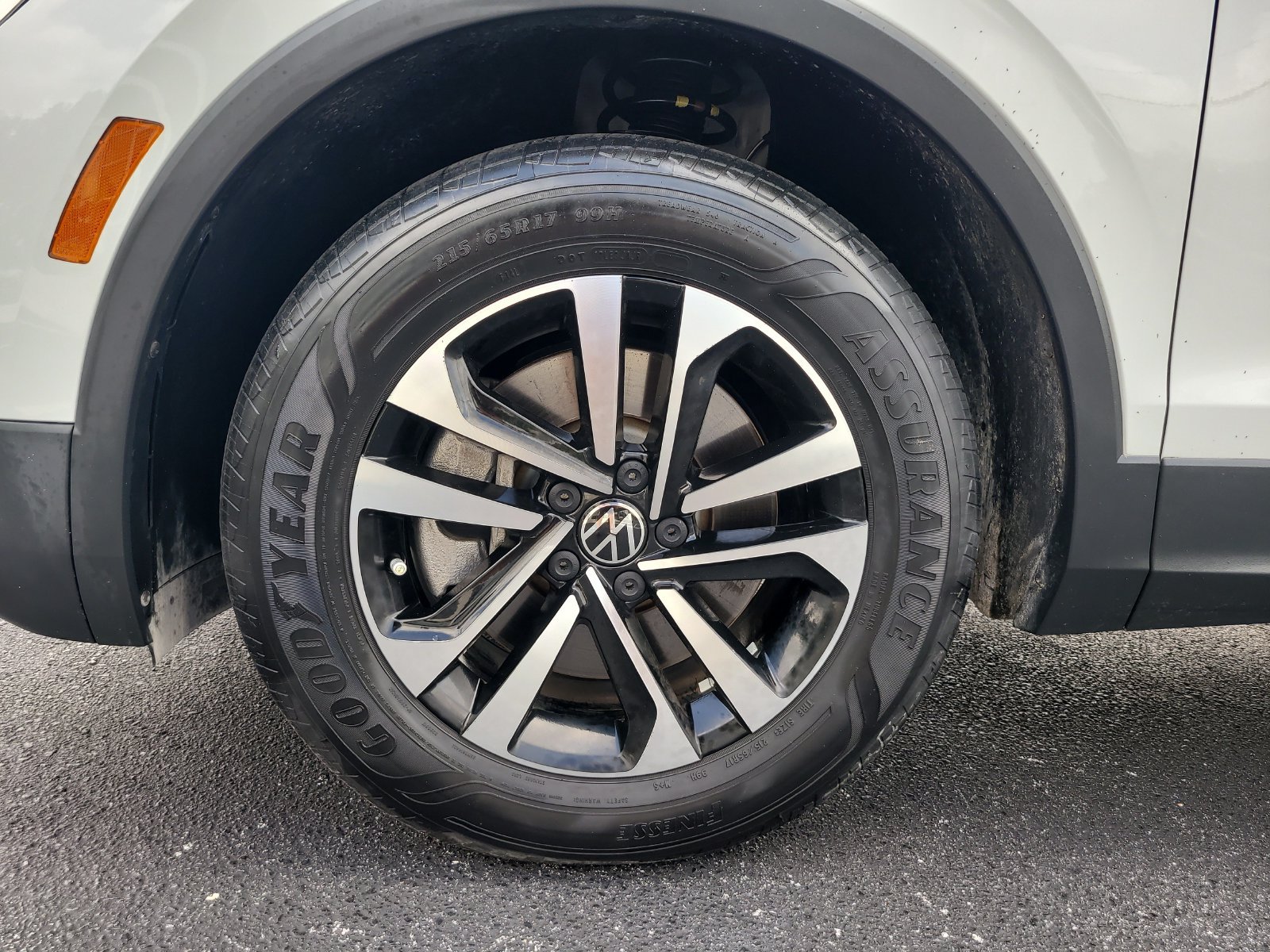 Used 2023 Volkswagen Tiguan S w/ Driver Assistance Package FWD image 7