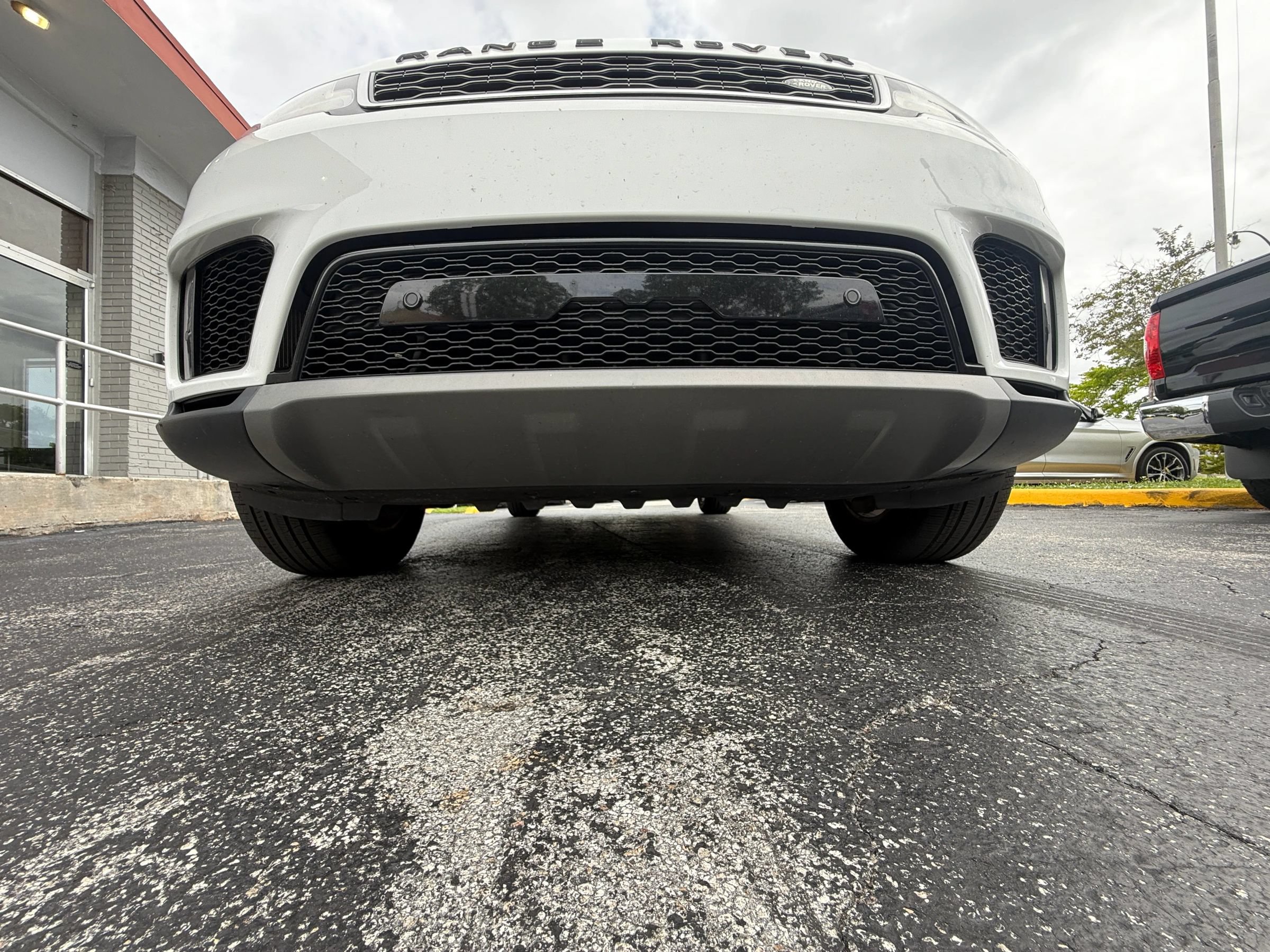 Used 2018 Land Rover Range Rover Sport SE AWD/4WD image 9