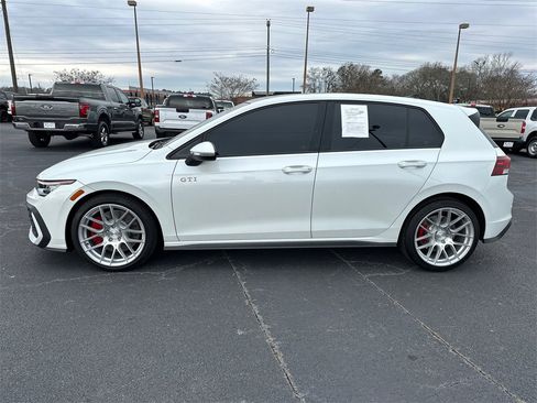 Used 2025 Volkswagen GTI SE image 4