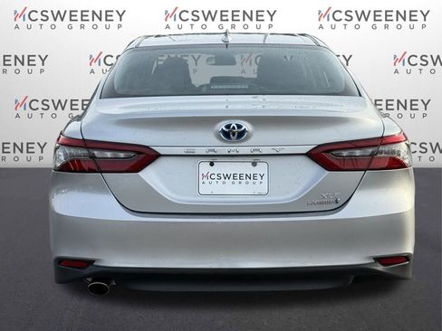 Used 2021 Toyota Camry XLE image 4